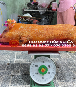 Heo quay nguyên con nổ cốm đẹp