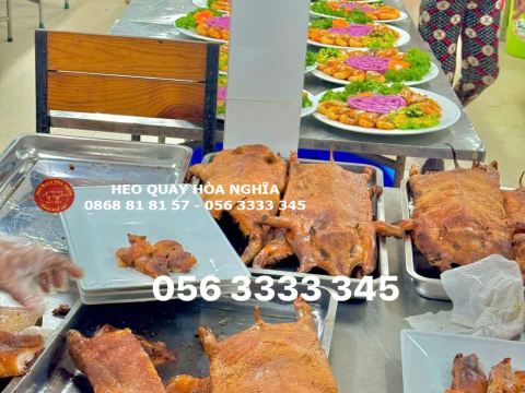 Tiệc heo sữa quay