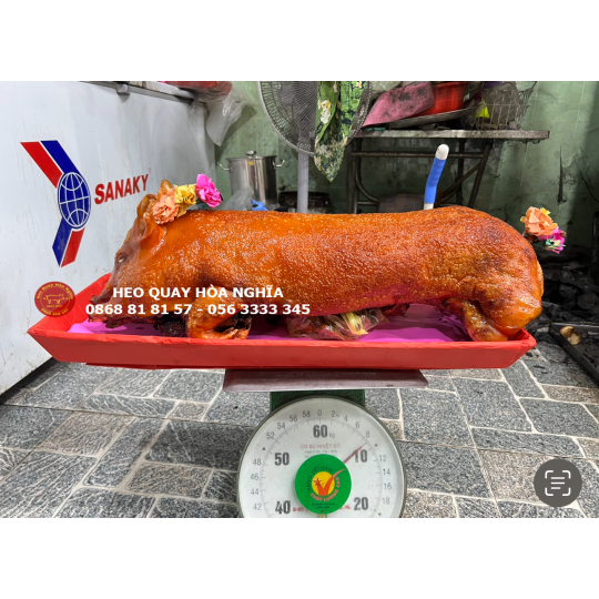 Heo quay size 8kg nổ cốm