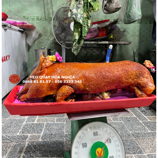 Heo quay size 8kg nổ cốm
